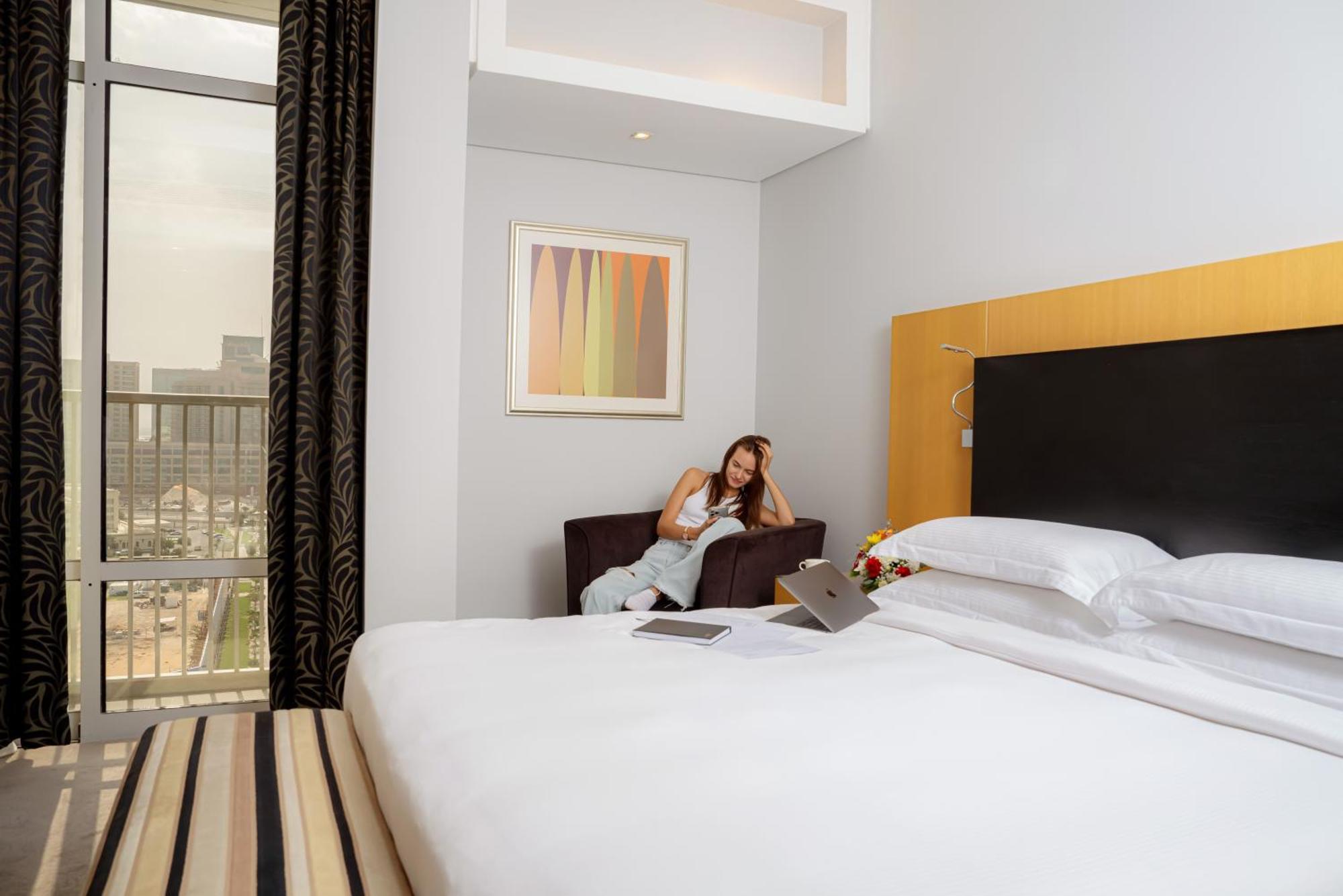 Hala Arjaan By Rotana, Deluxe Hotel Apartments Abu Dhabi Exterior photo