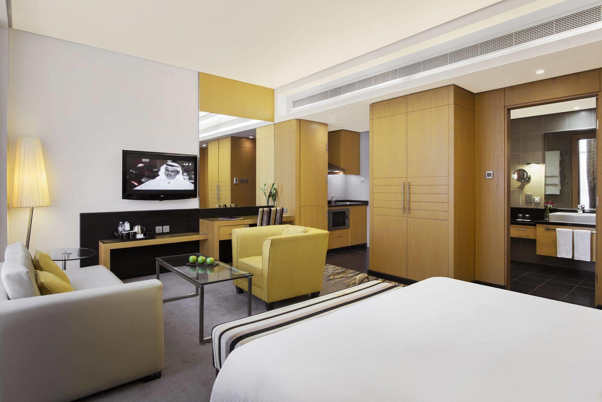 Hala Arjaan By Rotana, Deluxe Hotel Apartments Abu Dhabi Exterior photo